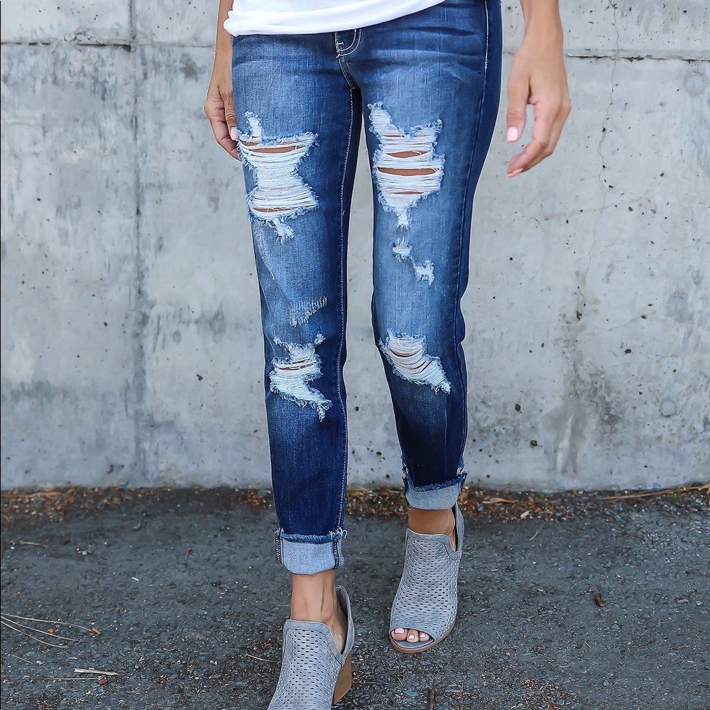 Vici Distressed Jeans NWOT